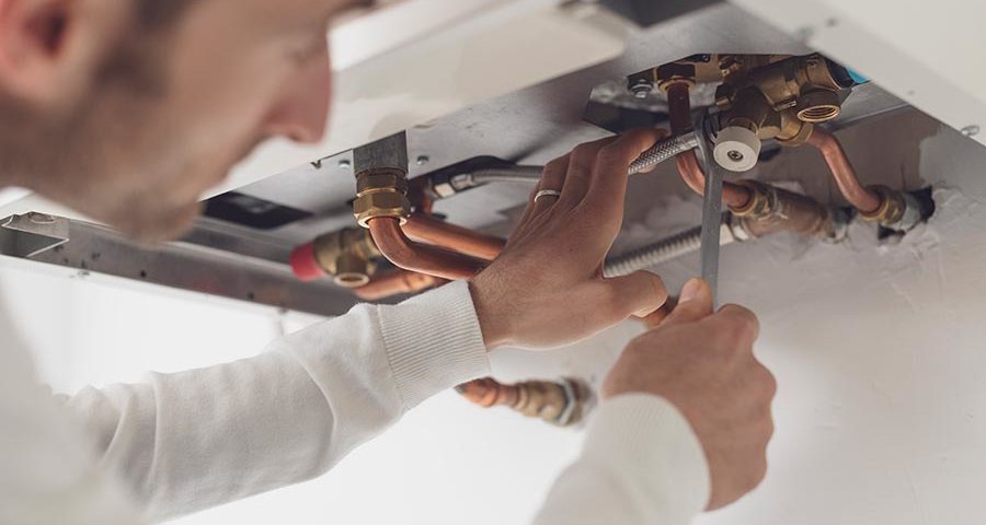 Instalación y reparación de termos eléctricos de agua caliente