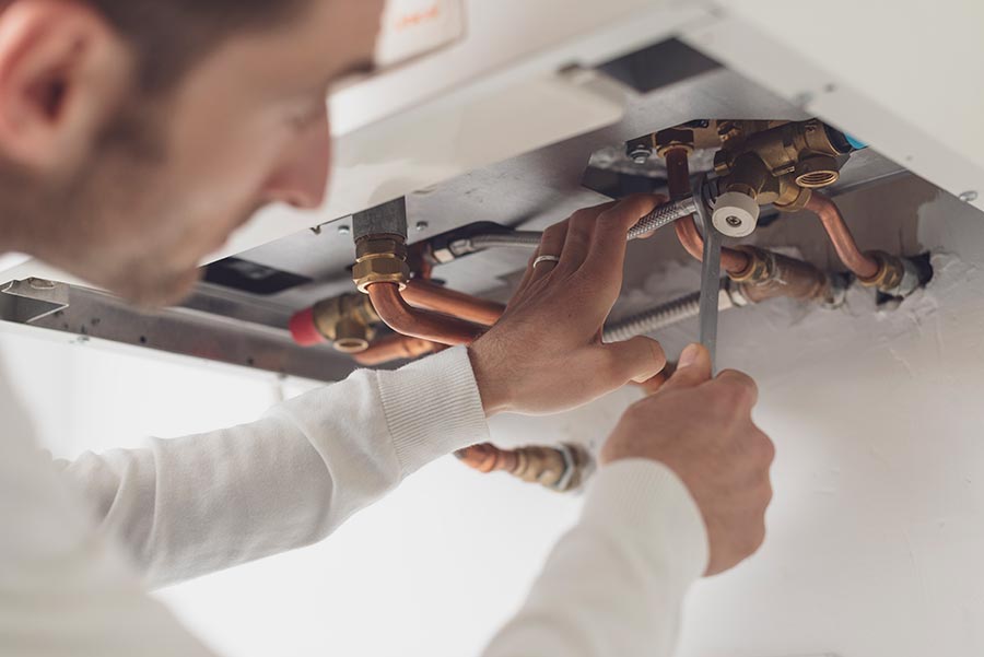 Instalación y reparación de termos eléctricos de agua caliente