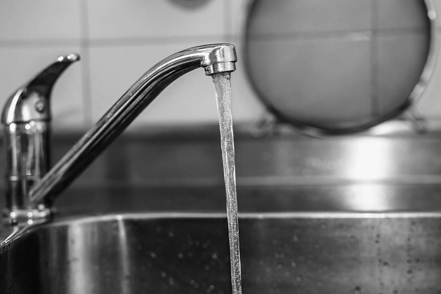 Soluciones para problemas de presión de agua en casa y en la ducha