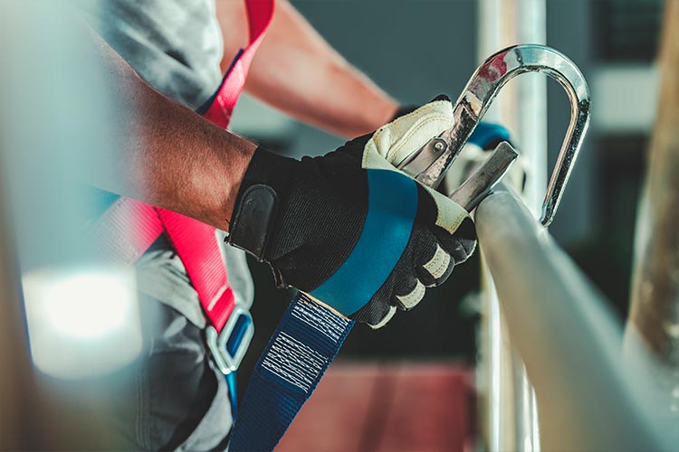 Diferencia entre trabajos verticales y trabajos en altura