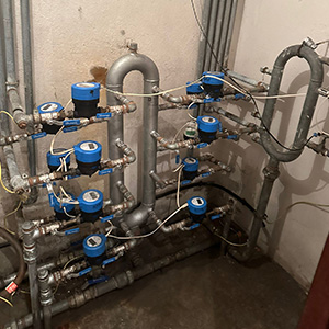 Sustitución e instalación de batería de contadores en comunidades de propietarios