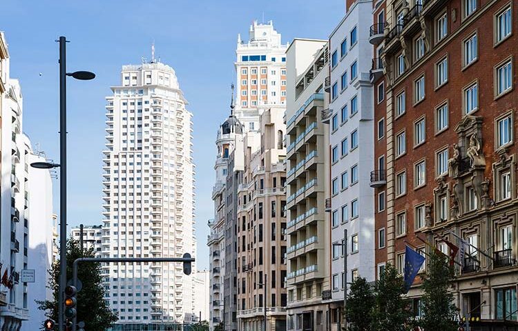 Empresa colaboradora de compañías aseguradoras en la reparación de bajantes verticales para comunidades de propietarios en Valencia