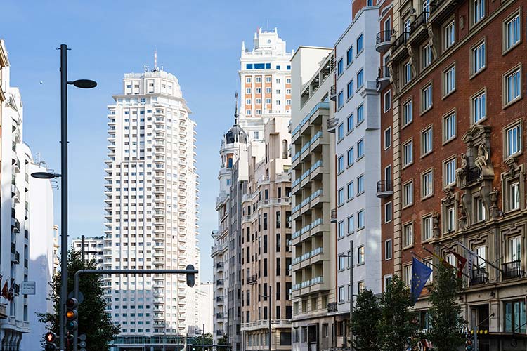 Empresa colaboradora de compañías aseguradoras en la reparación de bajantes verticales para comunidades de propietarios en Valencia